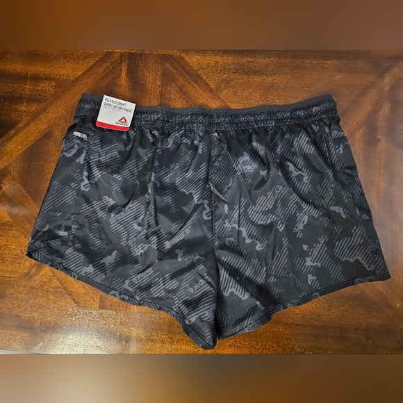 Reebok relaxed shorts - Picture 3 of 10